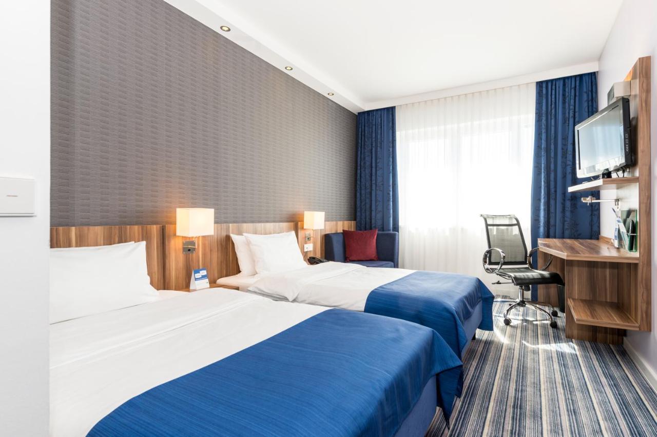 Holiday Inn Express Bremen Airport, An Ihg Hotel מראה חיצוני תמונה