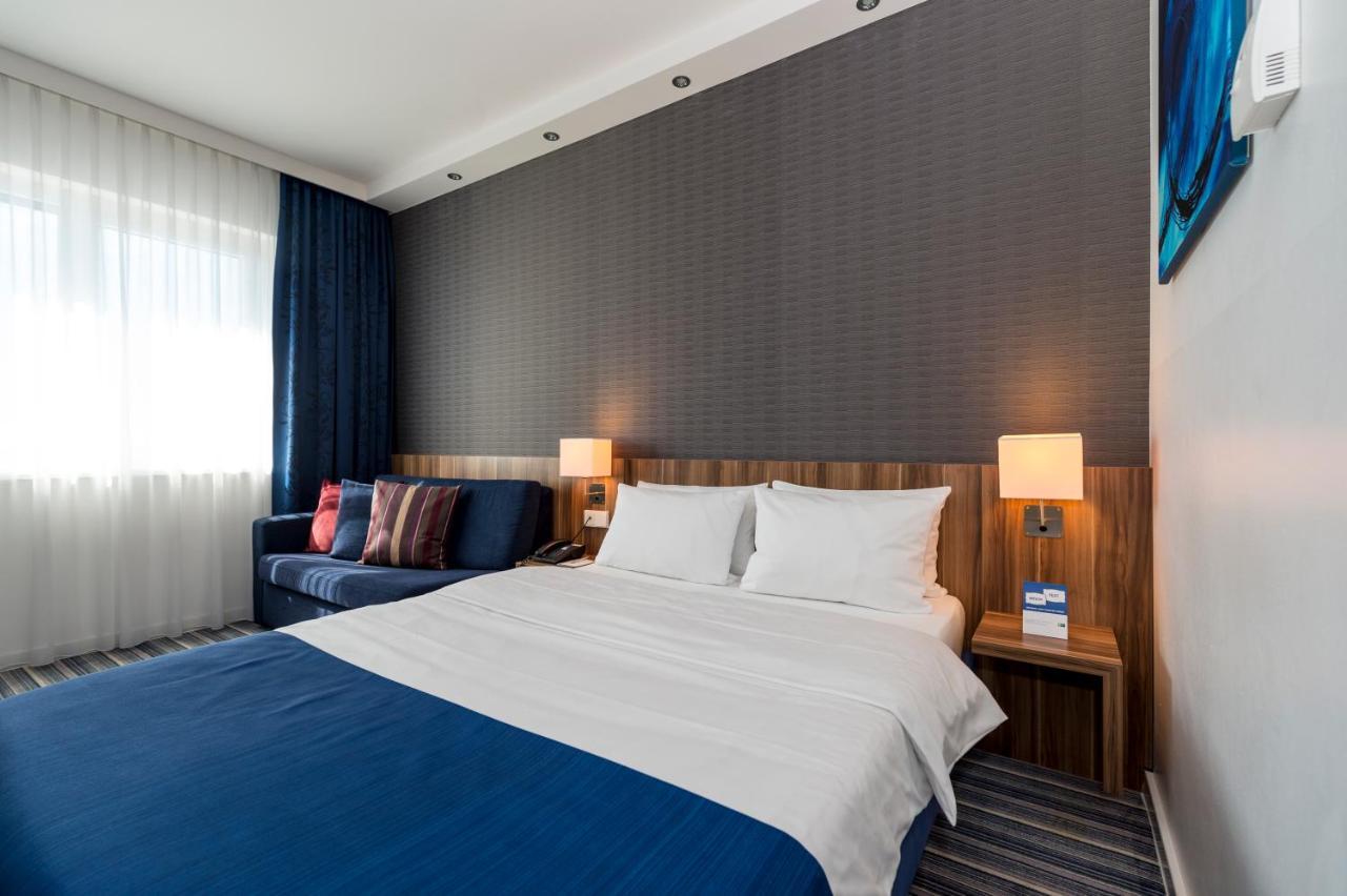 Holiday Inn Express Bremen Airport, An Ihg Hotel מראה חיצוני תמונה