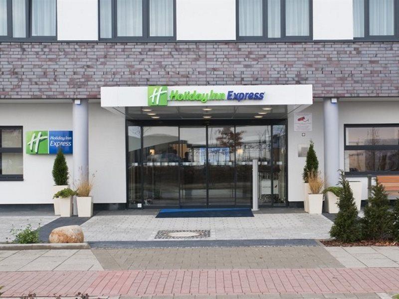 Holiday Inn Express Bremen Airport, An Ihg Hotel מראה חיצוני תמונה